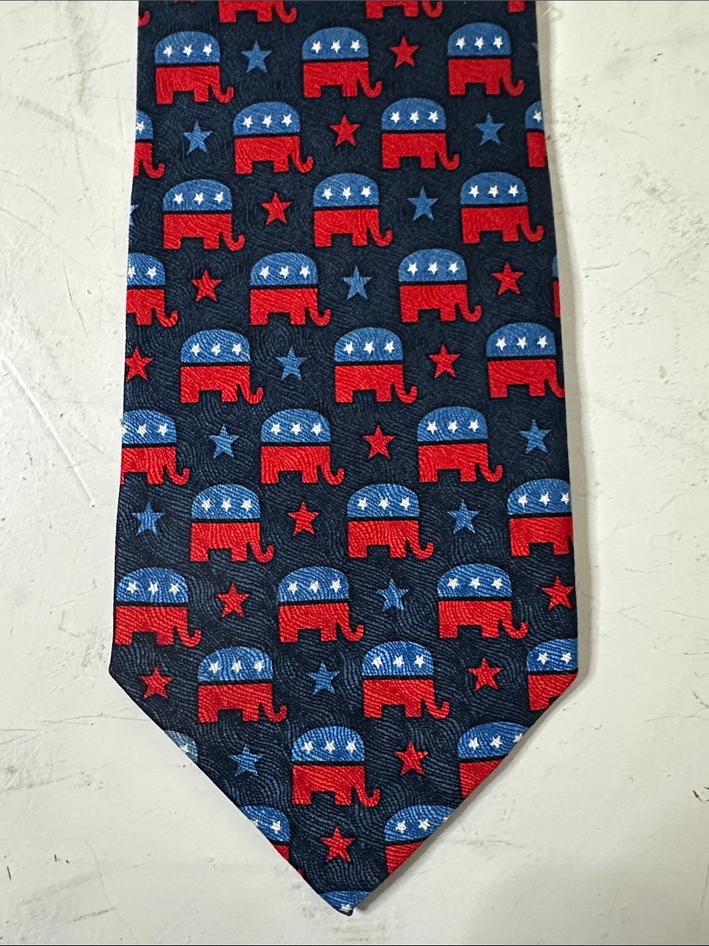 VINTAGE DINO BASSI REPUBLICAN ELEPHANT SILK TIE